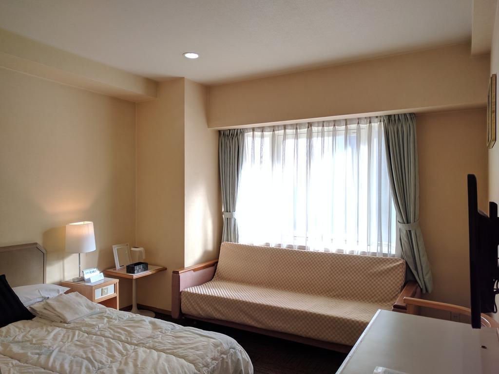 Hotel Harbour Yokosuka Exteriör bild